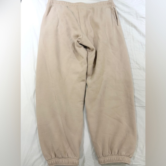 Aritzia Sweatfleece Joggers - Picture 5 of 8